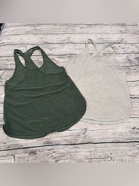 Lululemon Lot of 2 Racerback Mesh Tank Tops in Olive Green & Putty Size 8/10